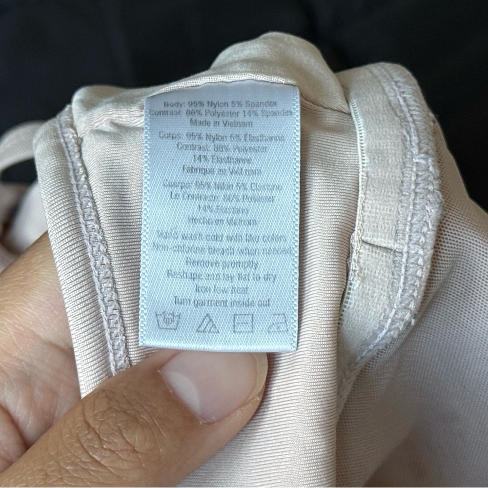 alo yoga aria bra - Picture 7 of 9